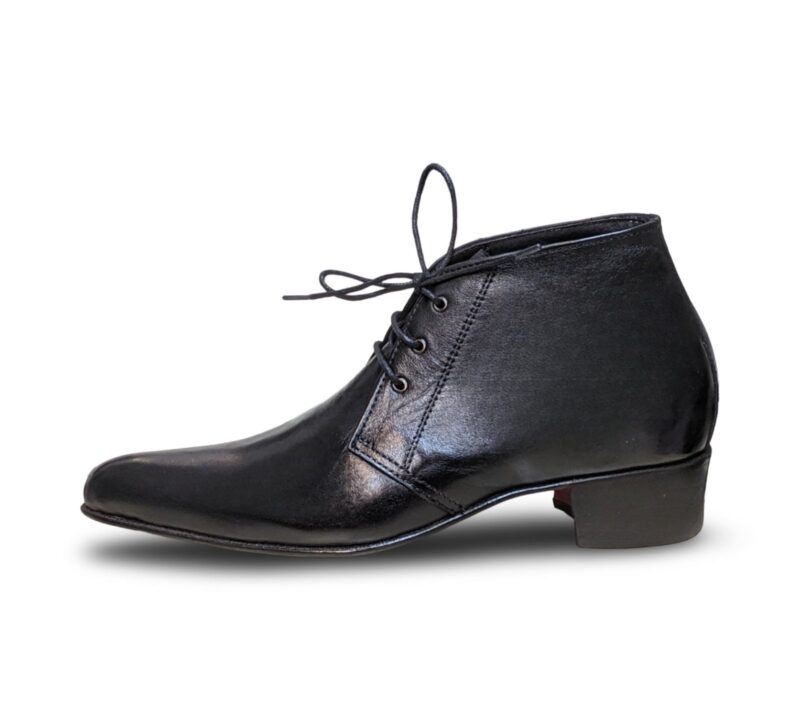 Classic Leather Chukka Boots for Men - Image 3